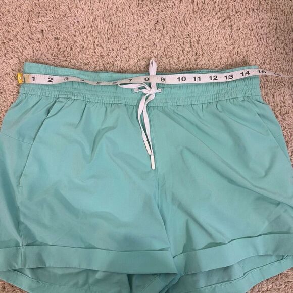 Lululemon Light Green Cuffed Athletic Shorts with Side Pockets - Picture 9 of 9